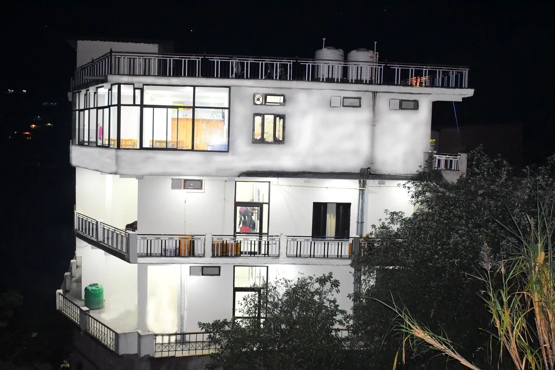Hotel Anant Villa Uttarkashi [Hotel Full View At Night]
