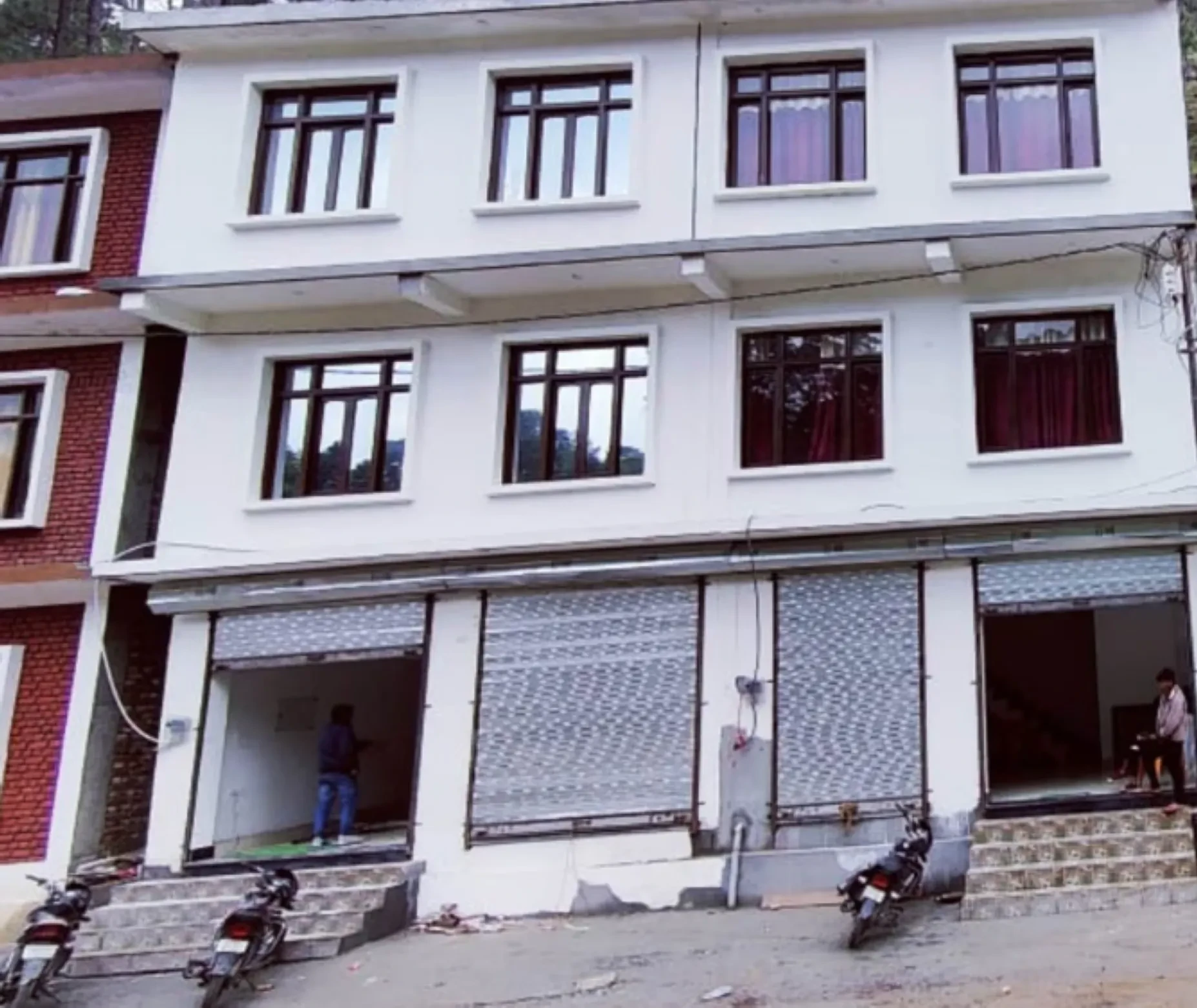 Hotel Dilagiri Uttarkashi [Hotel Front View]
