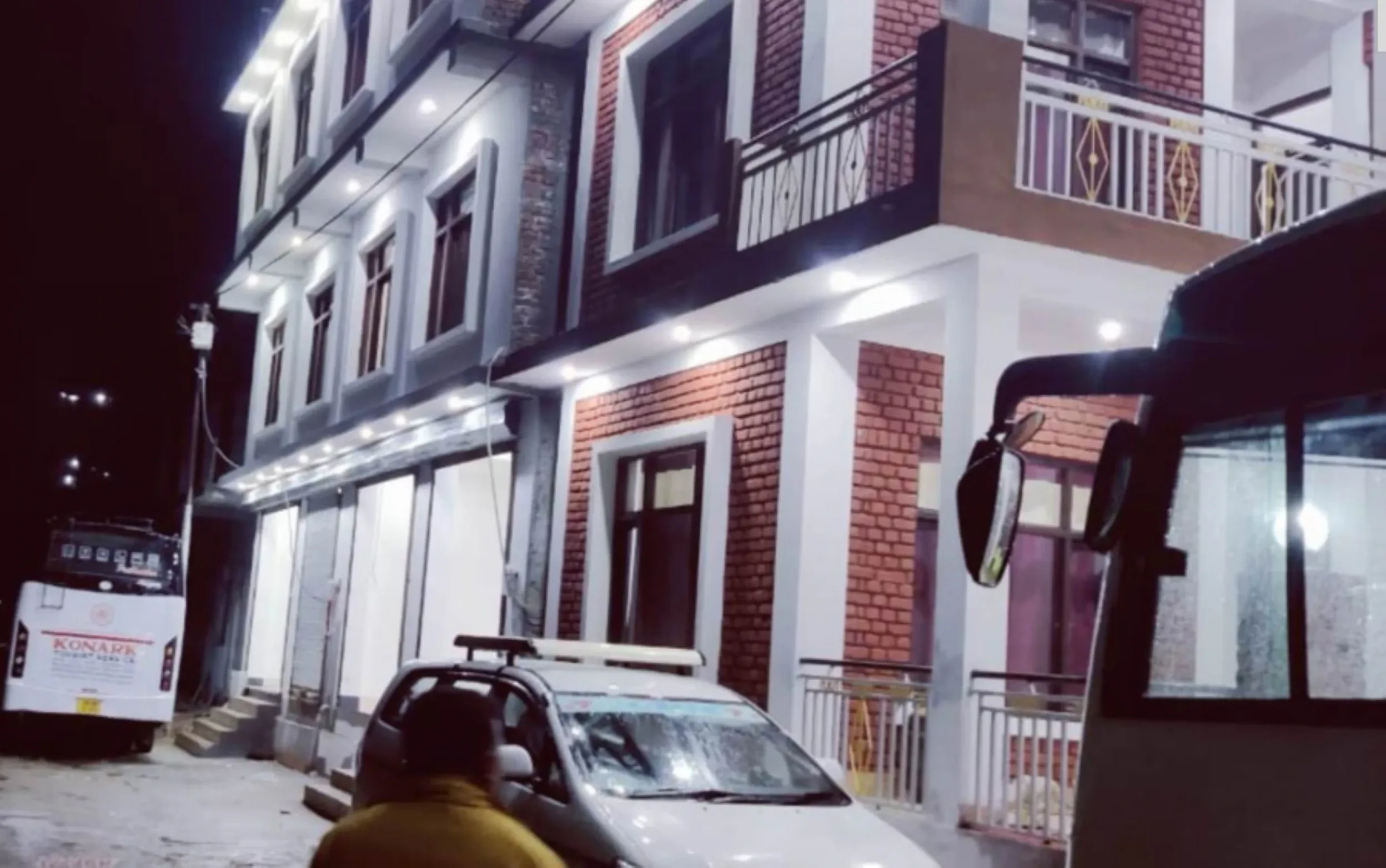 Hotel Dilagiri Uttarkashi [Parking]