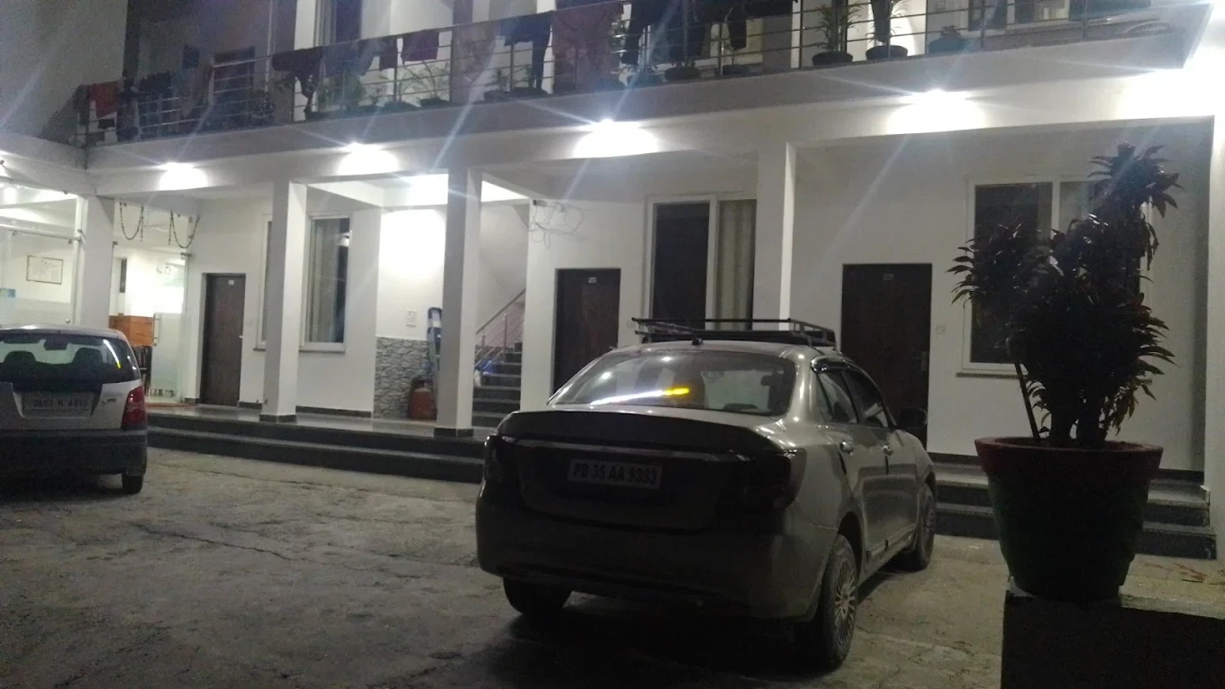 Hotel Rudransh Uttarkashi [Parking]