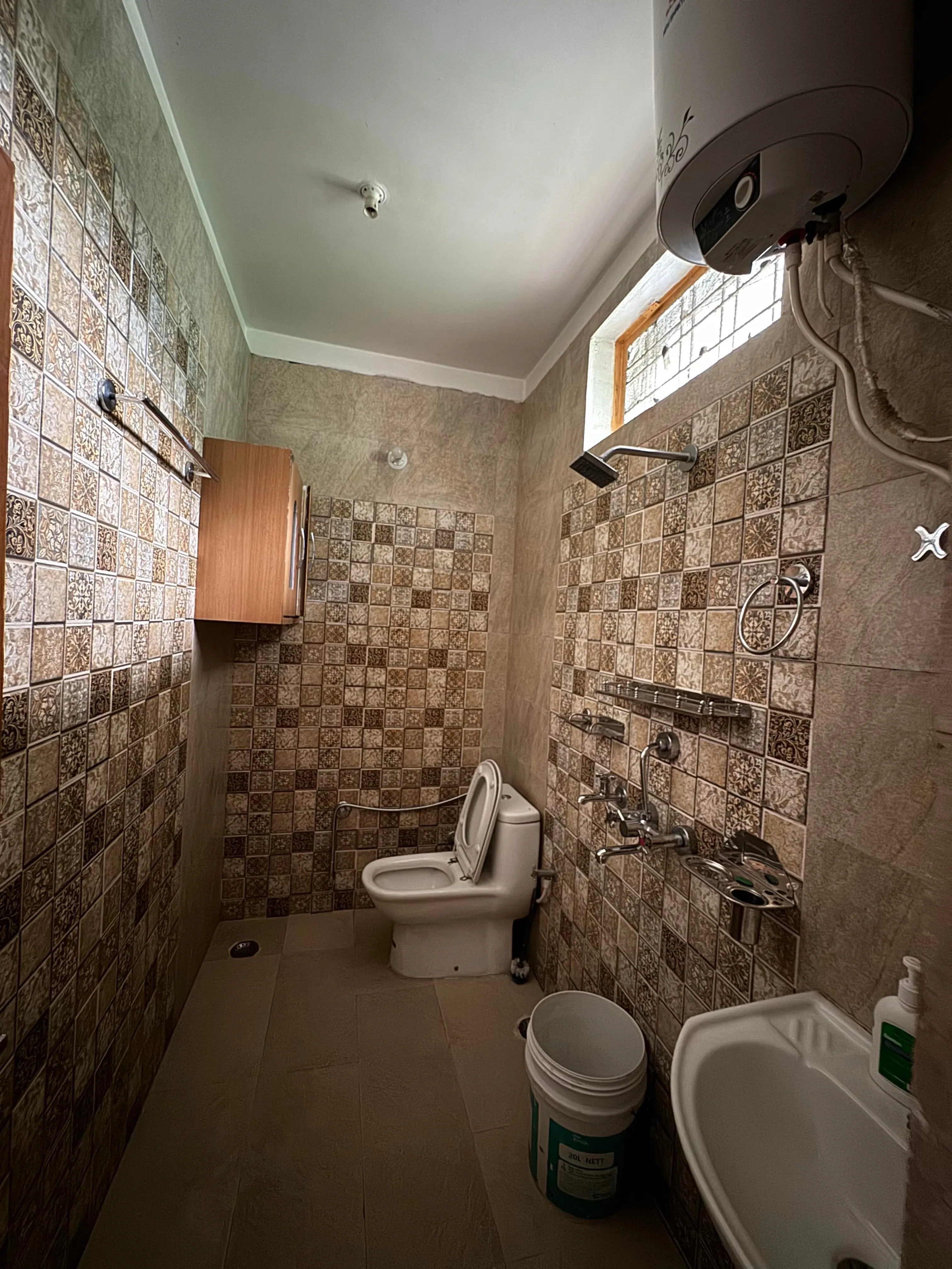 Hill Dew Homestay Uttarkashi Uttarkashi [Modern Bathroom]