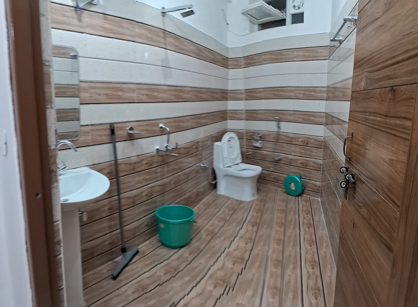 Hotel Shiv Shakti Uttarkashi [Attached Bathroom]