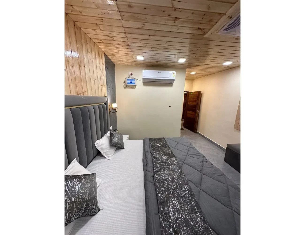 The Great Ganga Uttarkashi [Air Conditioning Unit Inside The Room]
